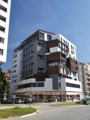 BC Apartment ARIA with Garage